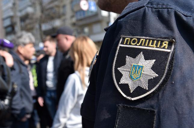 Набридло жити. На Київщині поліцейський вистрелив у себе прямо на робочому місці