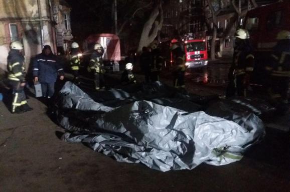 “Люди кричали і летіло каміння”: Рятувальник розповів шокуючу правду про смертельну пожежу в Одесі