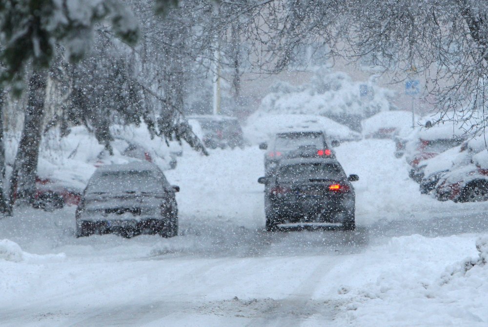 “Сніг до 30 см, потужна хуртовина і ожеледиця”: В Україні оголошено штормове попередження