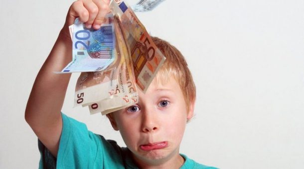 В Україні різко зросли виплати на дітей: Скільки прожиткових мінімумів доведеться платити у 2020 році