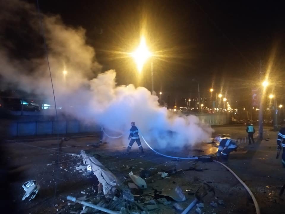 Машина спалахнула, як факел: в центрі Києва сталася страшна ДТП