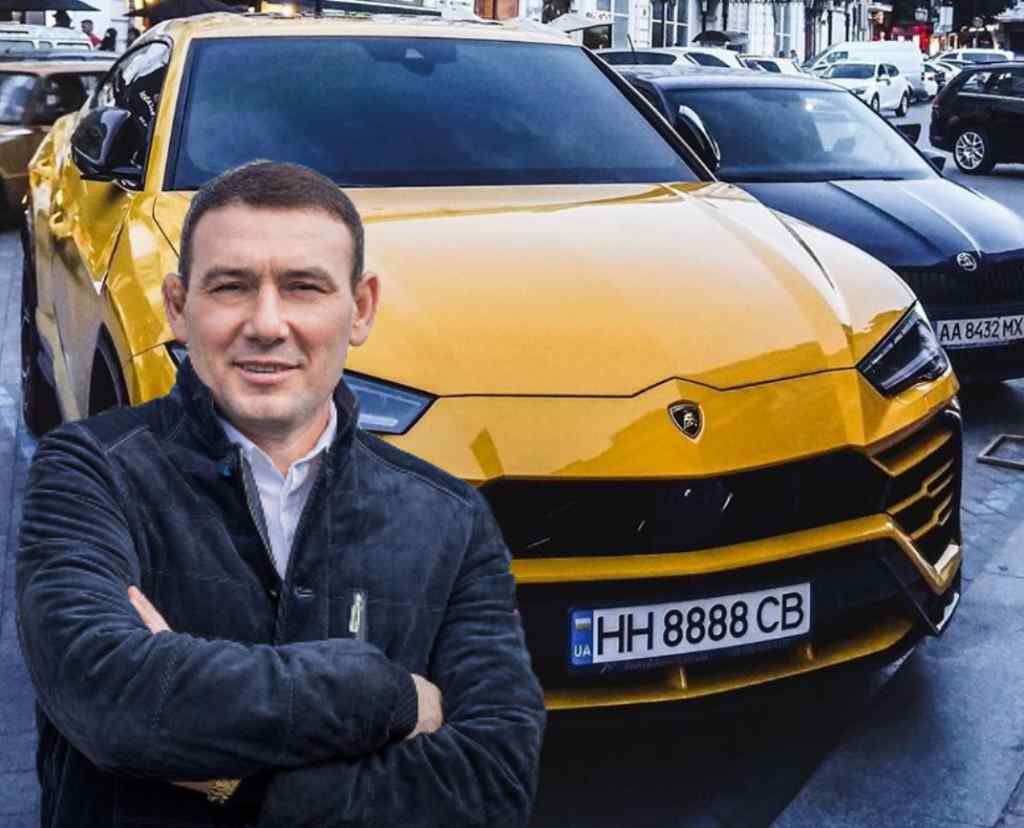 Одеський чиновник подарував сину Lamborghini. Пята в Україні