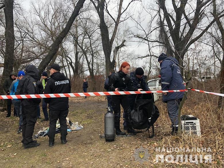 “Від обличчя не залишилось нічого”: У Києві з Дніпра рибалки виловили людську голову, загорнуту в пакет
