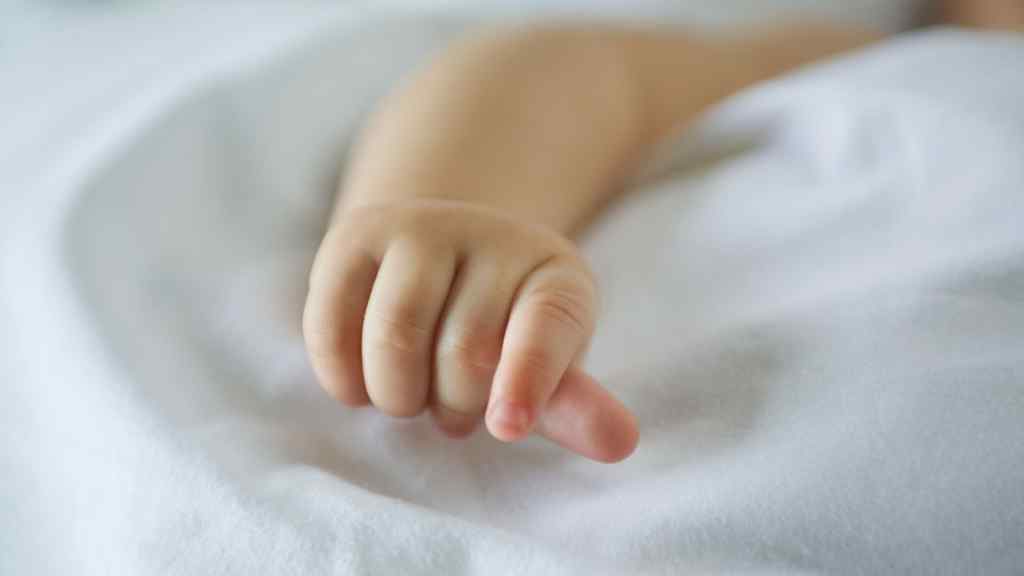 Не стало улюбленого синочка: в Запорізькій області померло немовля