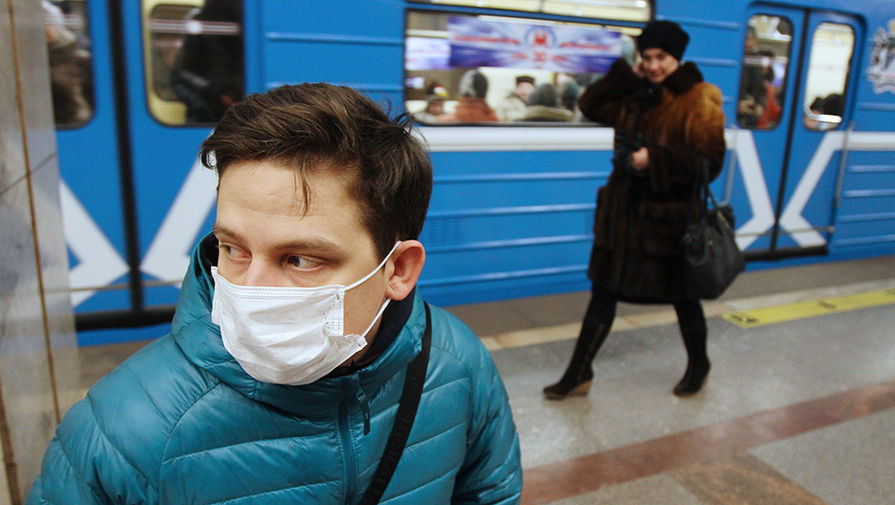 “У мене троє дітей. Я не хочу вмирати”. Українців охопила паніка через загрозу вірусу. Уже не вітаються