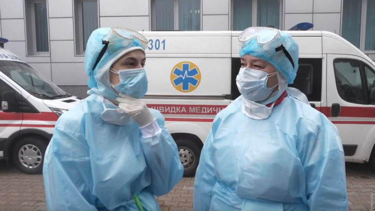 Підозра на коронавірус! Українцям обіцяють платити лікарняні. Скільки можна отримати