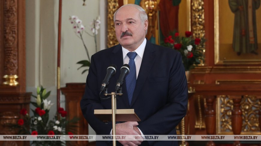 “Це психоз! Це політика!”: Лукашенко вразив своєю заявою на Великдень. “Не треба закривати дорогу до храму”