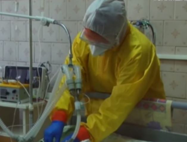 “Чотири бригади чергували біля ліжка цілодобово”: 2-річний Павлик з Вінниччини вилікувався від коронавірусу