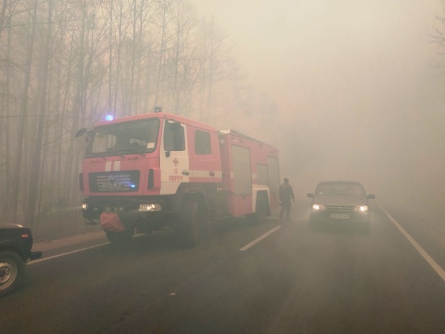 “Цілі згорілі села”: На Житомирщині вирують масштабні пожежі. Повідомляється про евакуацію людей
