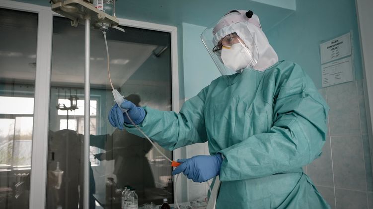 “У важкому стані, підключена до апарату ШВЛ”: На Буковині лікарі рятують 5-річну дівчинку з коронавірусом