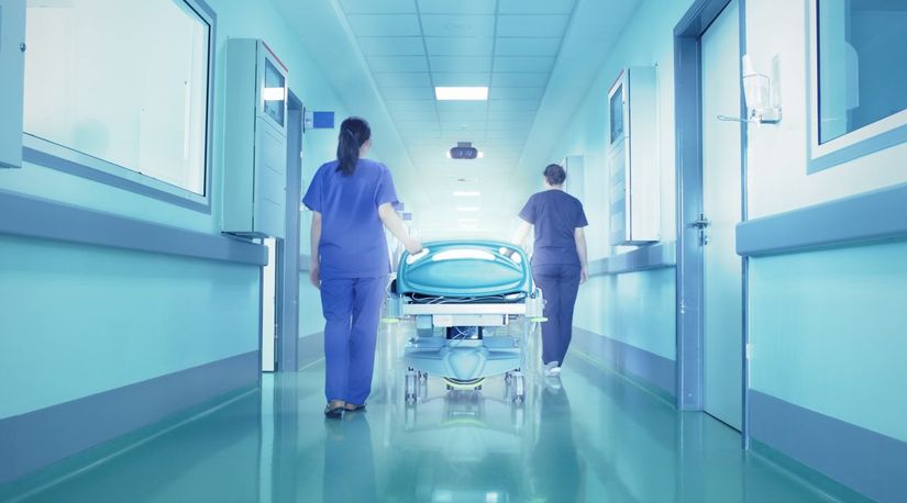 “Лікарні переповнені, а ми – як на війні в окопах”: медсестра з України вразила зізнанням