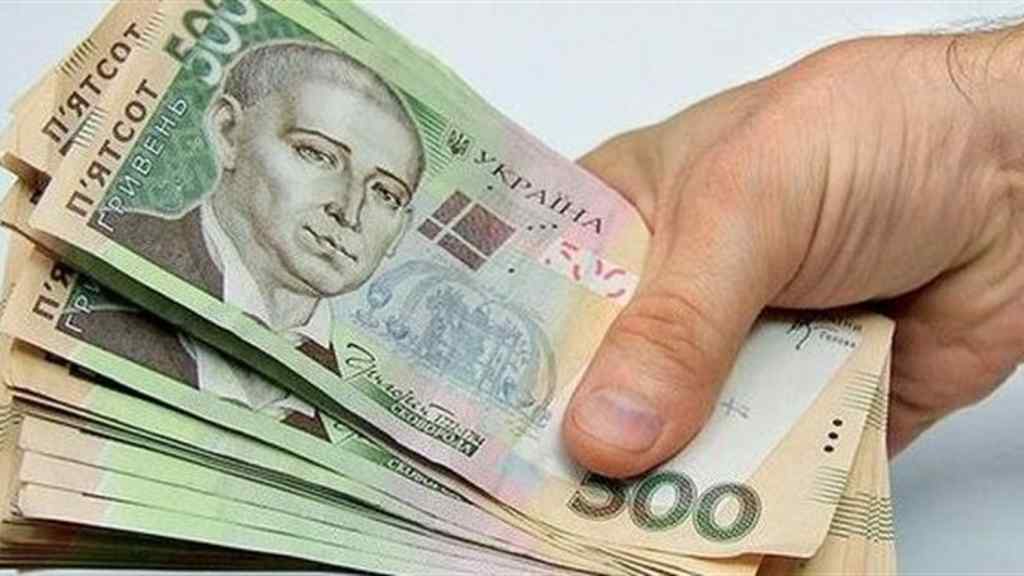 Українцям хочуть “подарувати” по 720 гривень. Що потрібно знати. Через карантин