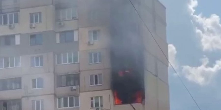 Нове лихо на Позняках. У Києві спалахнула пожежа в багатоповерхівці. Поруч з будинком, де стався вибух