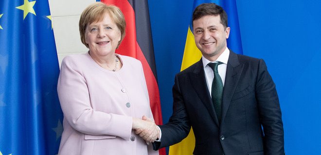 Потрібне переформатування. Зеленський терміново зателефонував Меркель. “Справжній друг України”