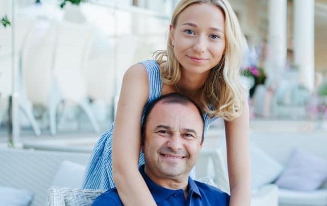 “Уже 12 днів чоловік і дружина”: Віктор Павлік одружився зі своєю 25-річною коханою. Перші фото з весілля
