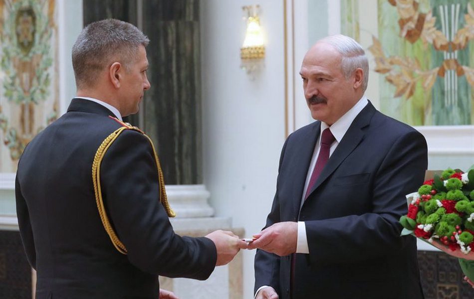 У кабінеті стояв крик! Лукашенко розлючений – вони зробили це. Тільки що увірвалися – поклали!