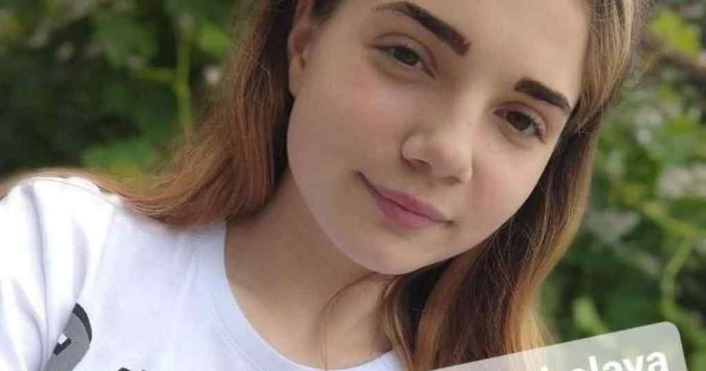 Велика пухлина на хребті: 13-річна Вікторія потребує вашої допомоги