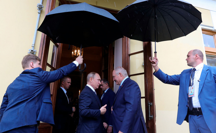 Більше не президент! Тільки що трапилося непоправне, Лукашенка не визнали: фатальний “розкол”