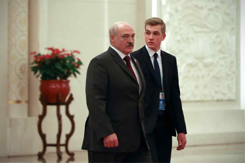 Почалось! Лукашенко сказав всім тікати: Коля продовжить з іншим прізвищем. Ситуація критична. Всі в Москву