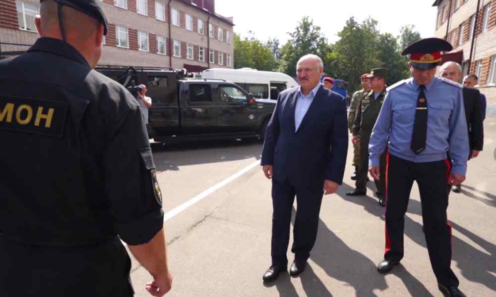 Силовики відмовилися! Лукашенко в паніці – Міністр пішов. Прямо зараз – наказ не виконають, це кінець