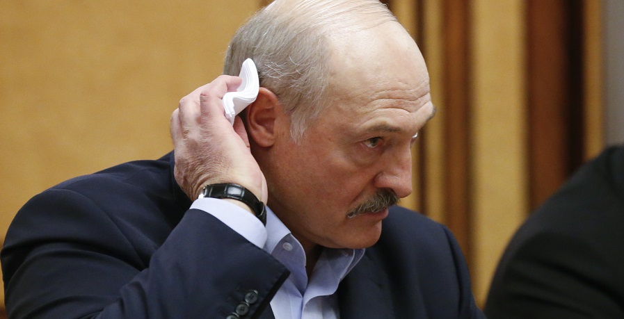 Лукашенко зблід! На нього терміново накинулись – нехтує життям. Жорстка відповідь, додаткові санкції