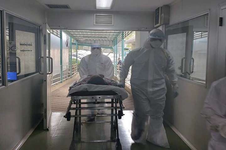 “Просто під дверима лікарні”: ВІд коронавірусу помер відомий українець. Рідні шоковані – пустка і сум….