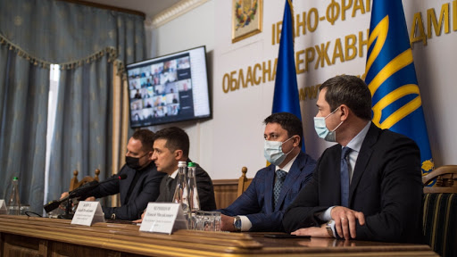 Вперше за роки незалежності! Візит Зеленського на Прикарпаття закінчився скандалом. Українці обурені!