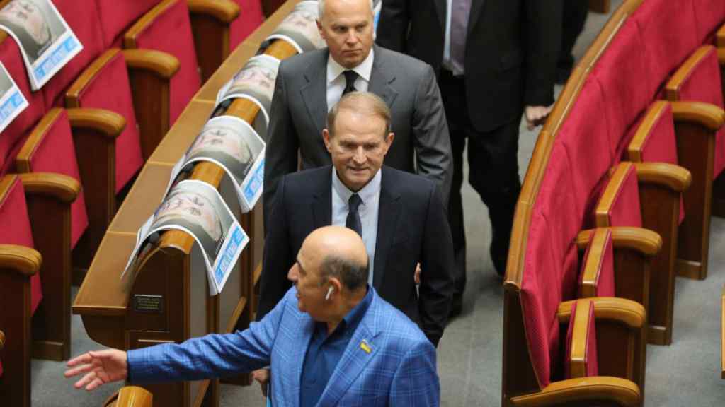 Депутати Медведчука шокували! Охорону їм – за наші гроші. Українці розлючені – дістали!