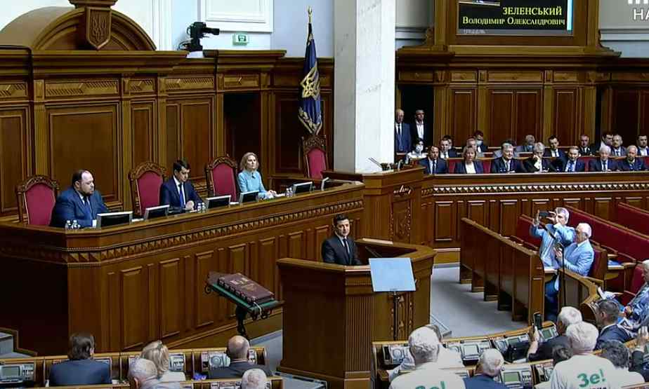 “Молода, але мудра”! 25 років Конституції  України: одна з найдемократичніших у світі, історична подія!
