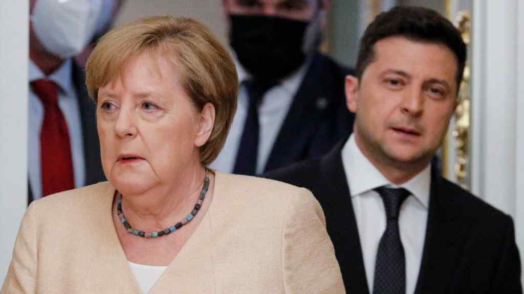 Важлива розмова! Меркель приголомшила: ситуація на Донбасі, нові санкції щодо РФ – Зеленський не чекав